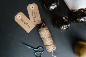 吊牌與吊卡Hang tag and swing tag